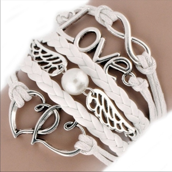 Jewelry - NEW.🎉NO OFFERs💕 LAST ONE🎉